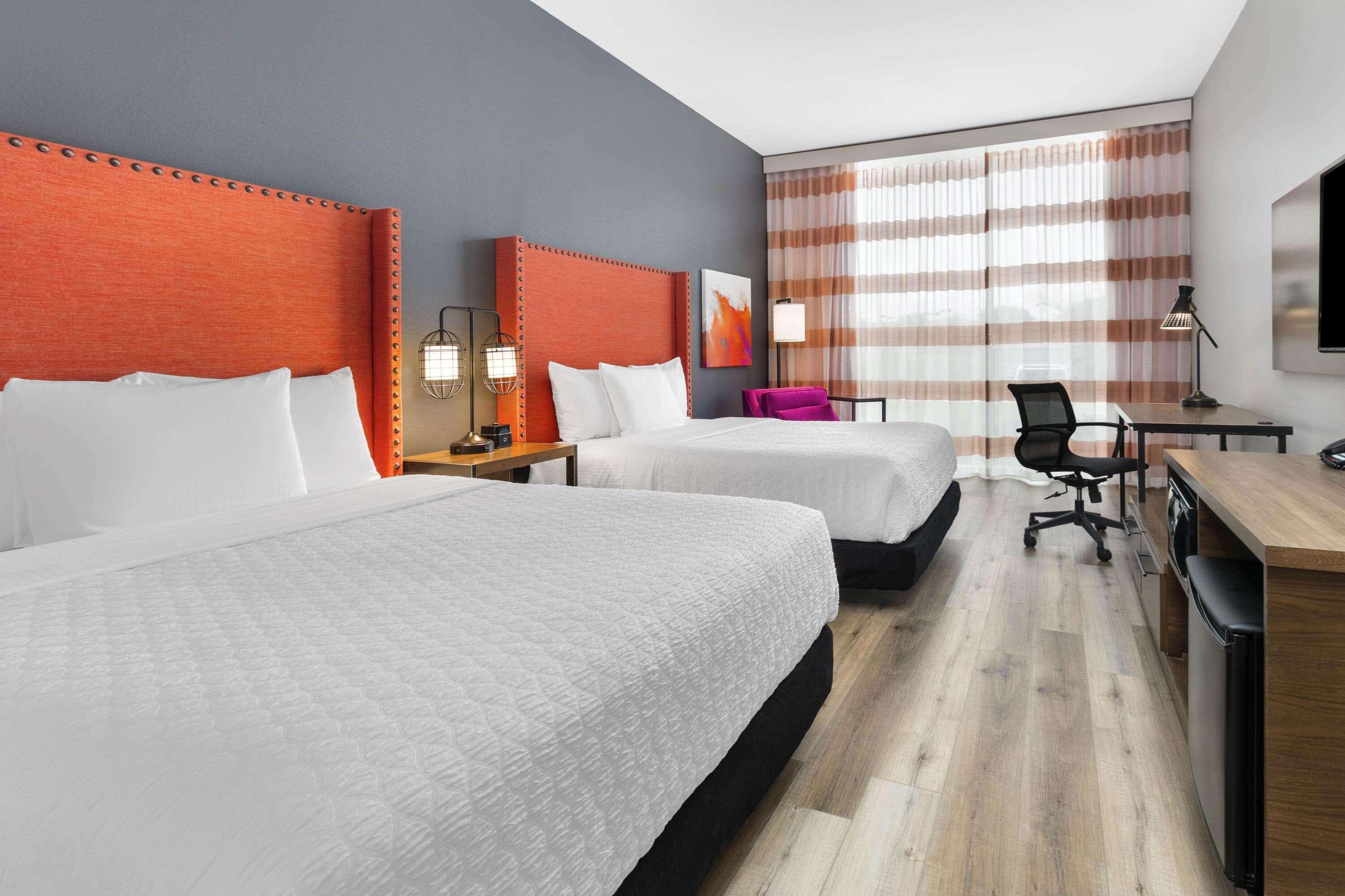 La Quinta Inn & Suites By Wyndham Луисвил Екстериор снимка