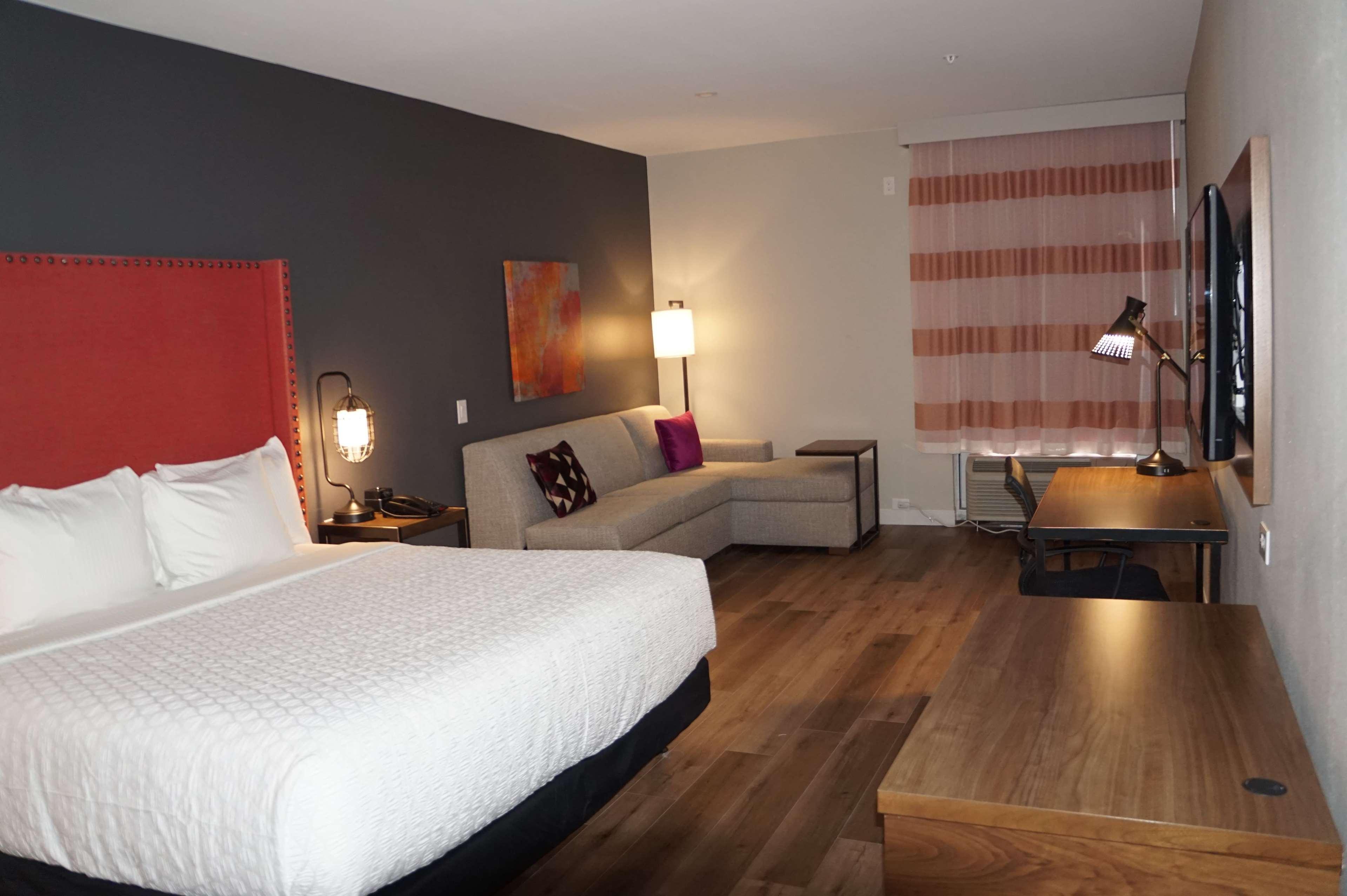 La Quinta Inn & Suites By Wyndham Луисвил Екстериор снимка