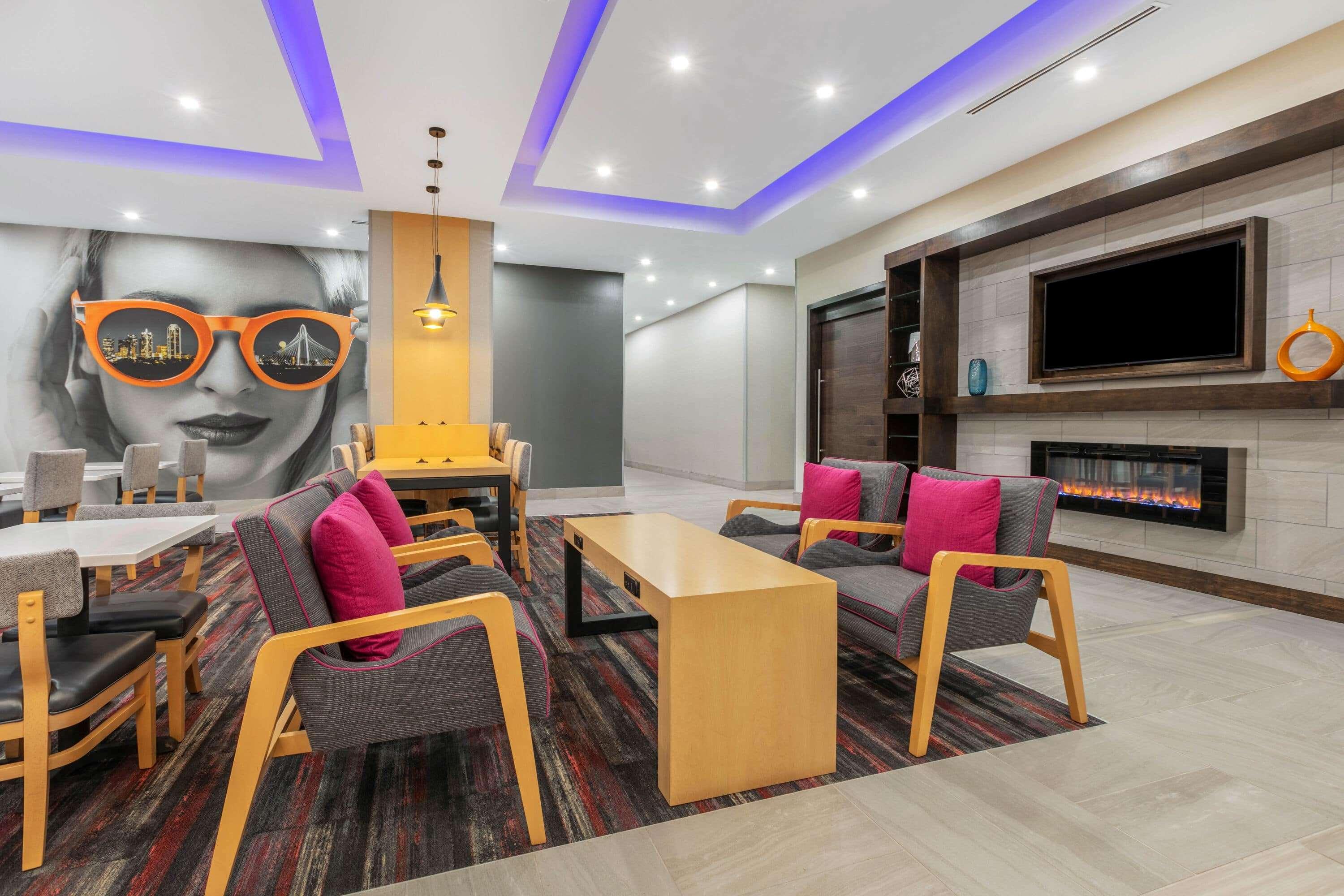 La Quinta Inn & Suites By Wyndham Луисвил Екстериор снимка