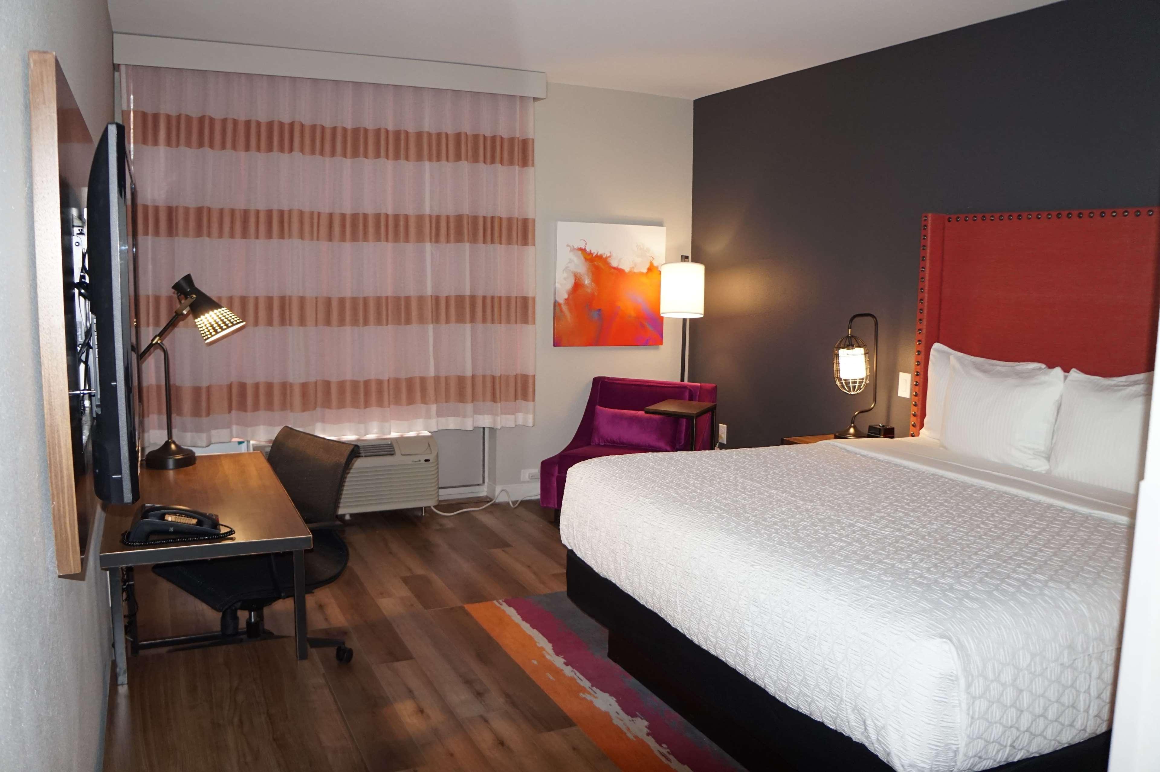 La Quinta Inn & Suites By Wyndham Луисвил Екстериор снимка