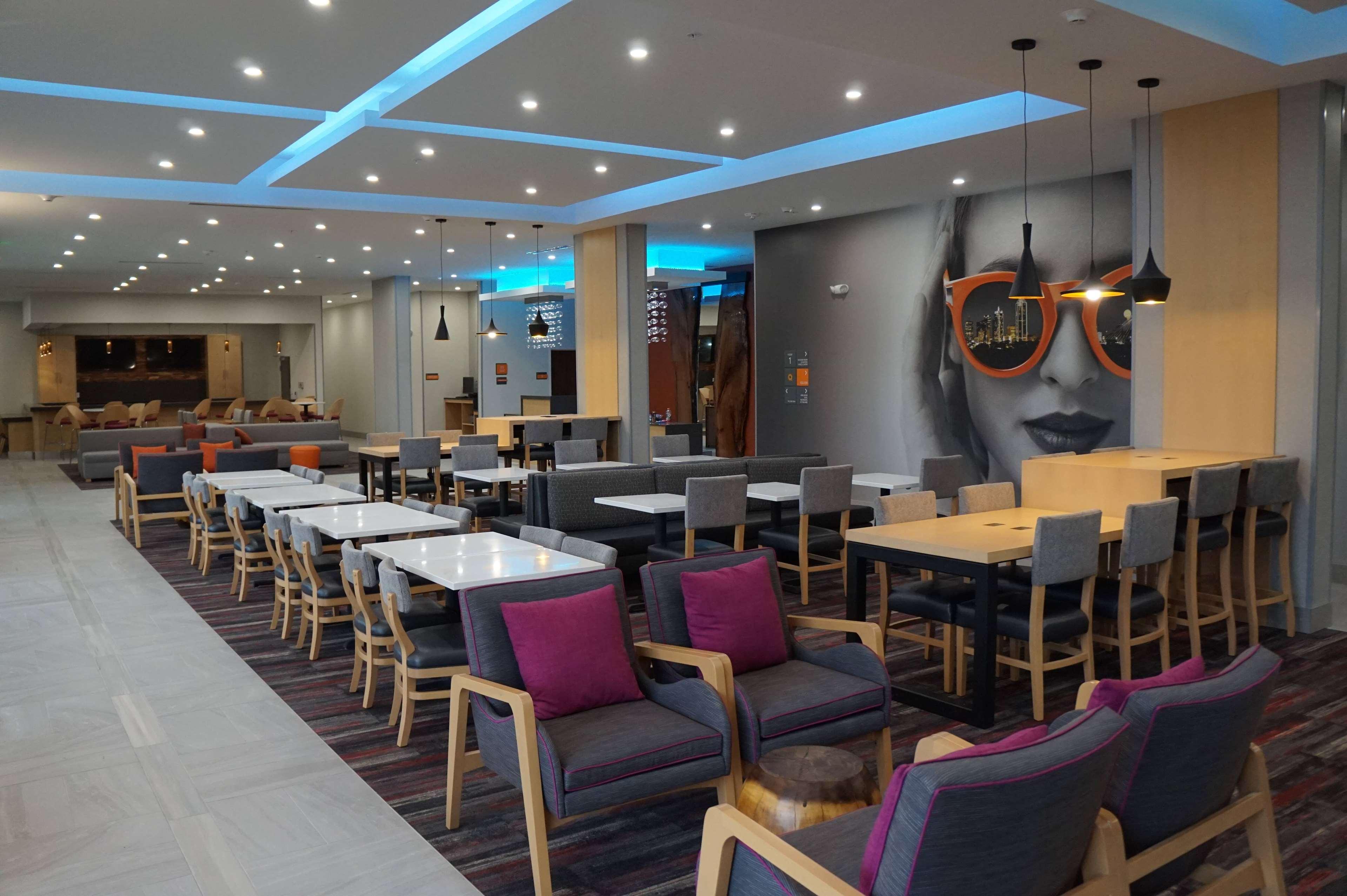 La Quinta Inn & Suites By Wyndham Луисвил Екстериор снимка