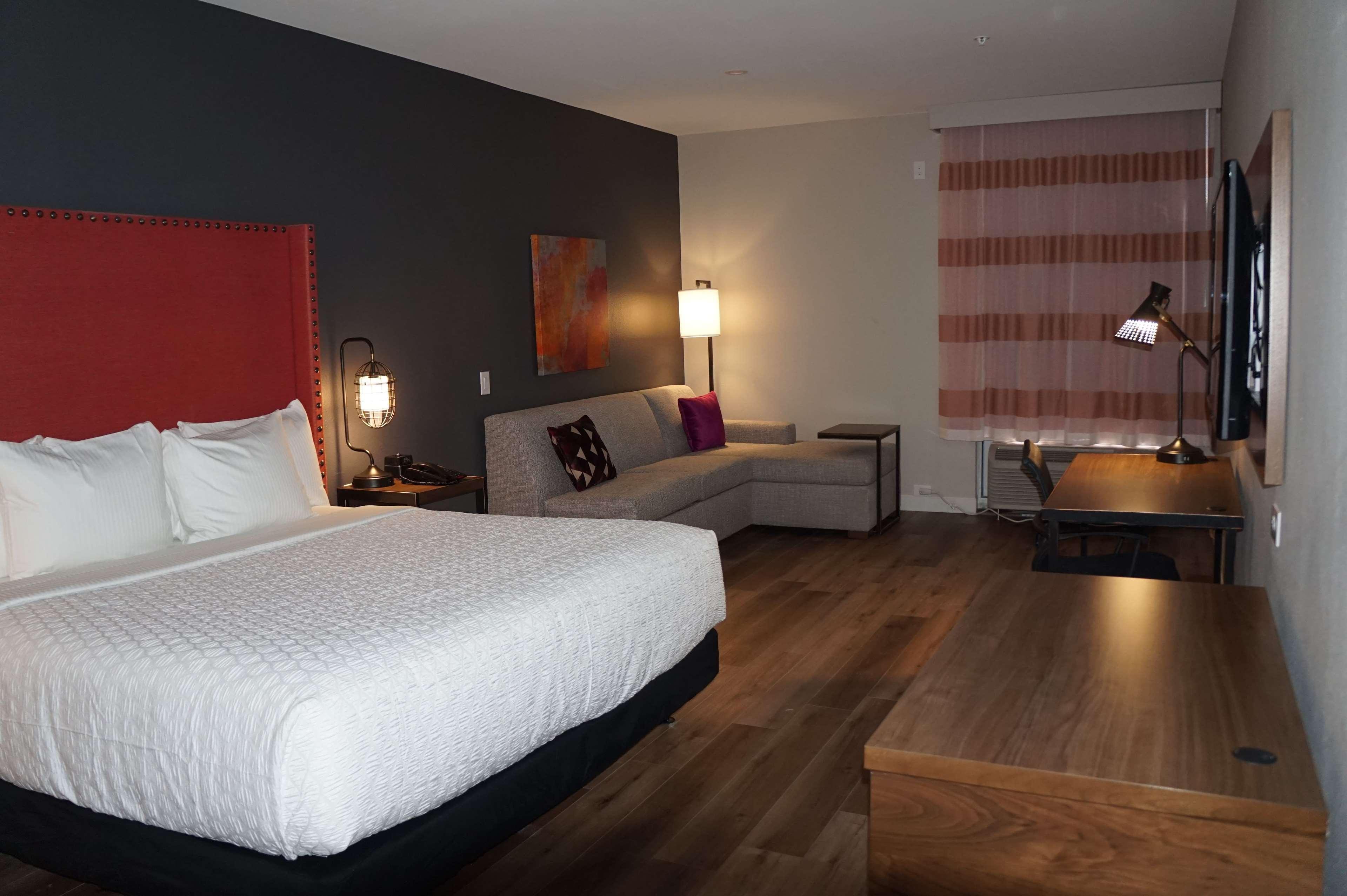 La Quinta Inn & Suites By Wyndham Луисвил Екстериор снимка