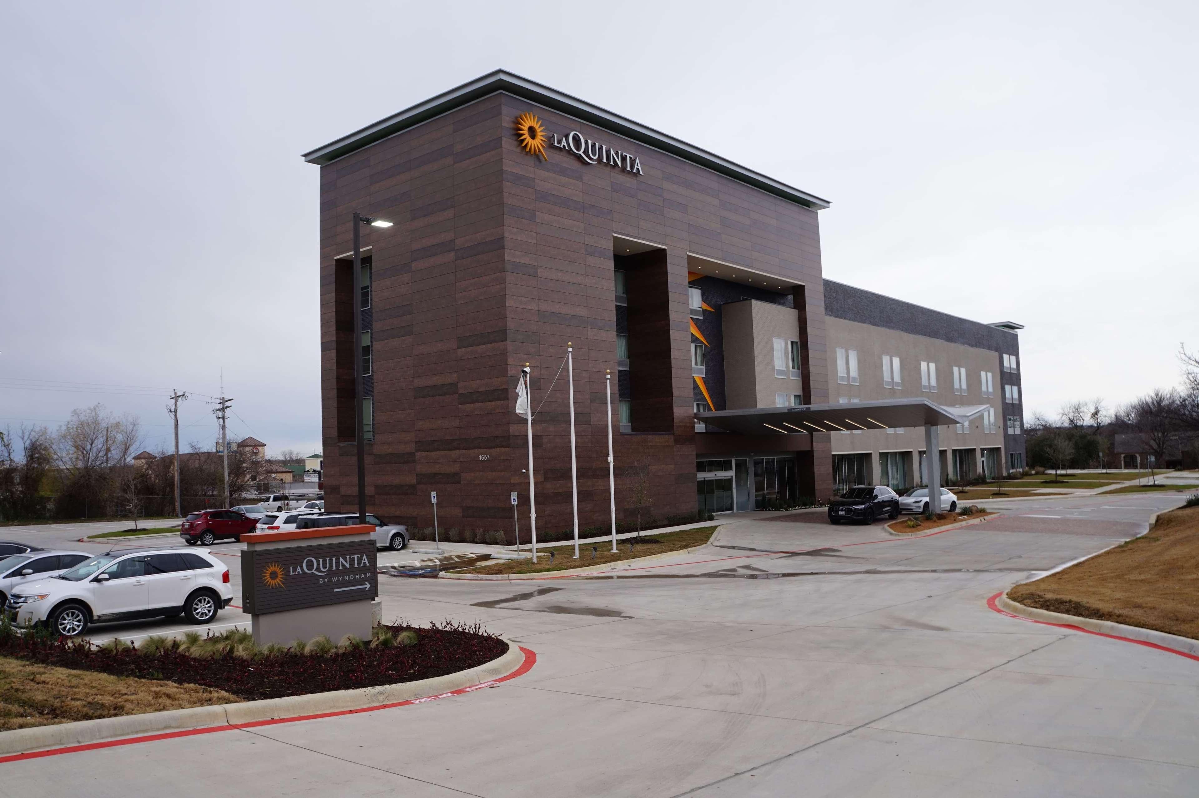 La Quinta Inn & Suites By Wyndham Луисвил Екстериор снимка