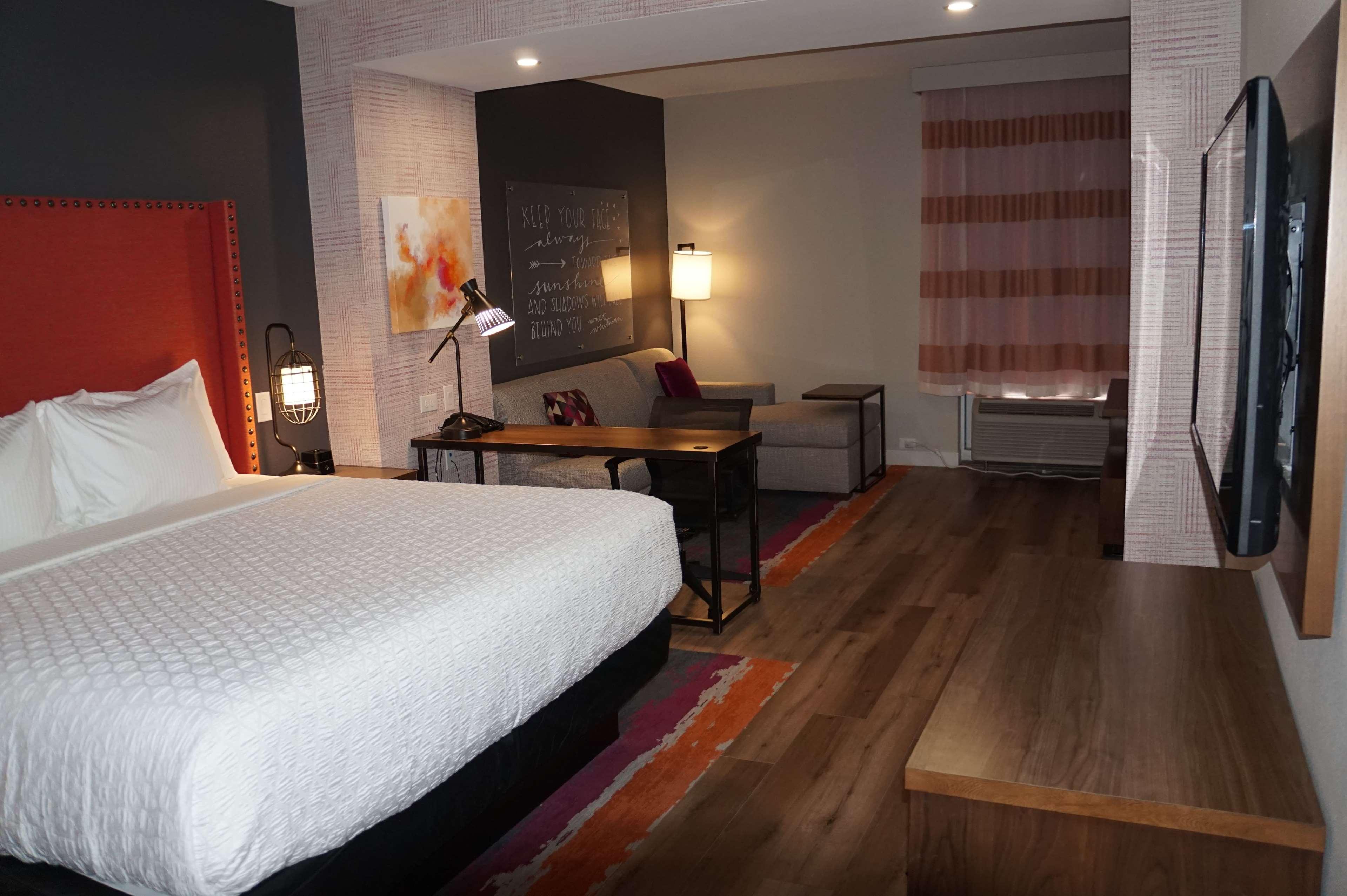 La Quinta Inn & Suites By Wyndham Луисвил Екстериор снимка