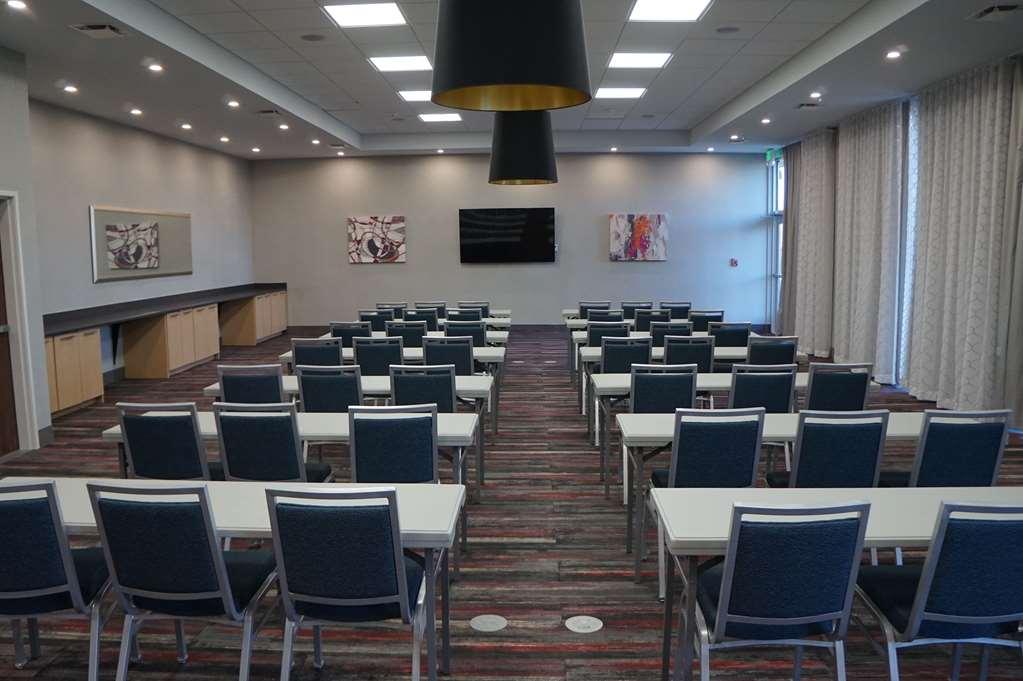 La Quinta Inn & Suites By Wyndham Луисвил Съоръжения снимка