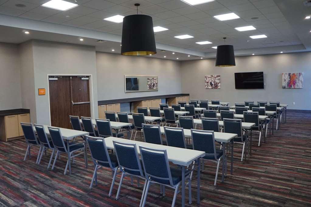 La Quinta Inn & Suites By Wyndham Луисвил Съоръжения снимка